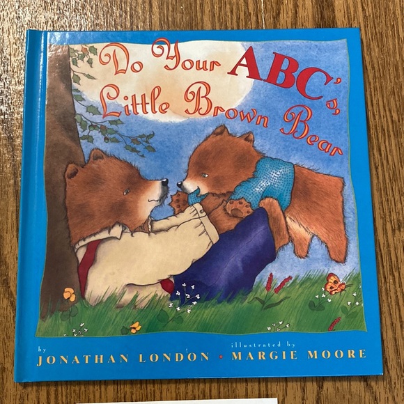 📕Weekly Reader Hard Back Books with CDs set📕 - Picture 5 of 7